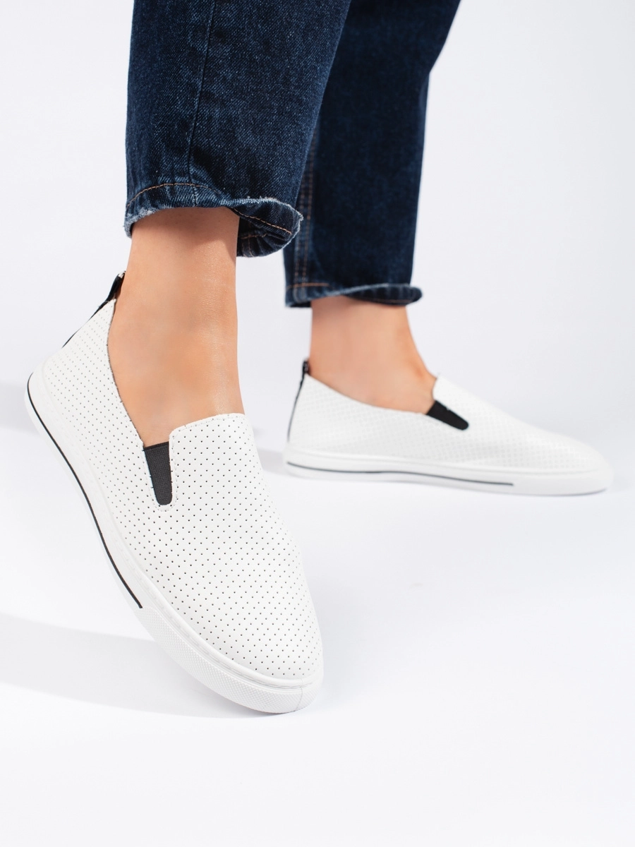 Adidași albi eleganți pentru femei fără toc