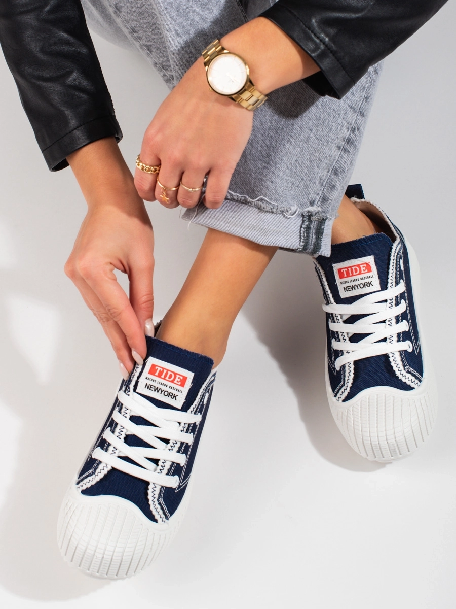 Adidași originali de culoare albastru închis pentru femei fără toc