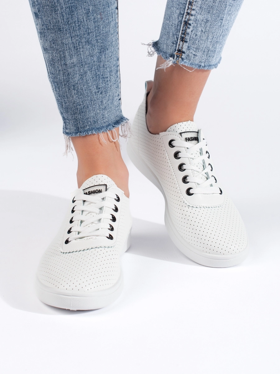 Adidași practici pentru femei, albi, fără toc
