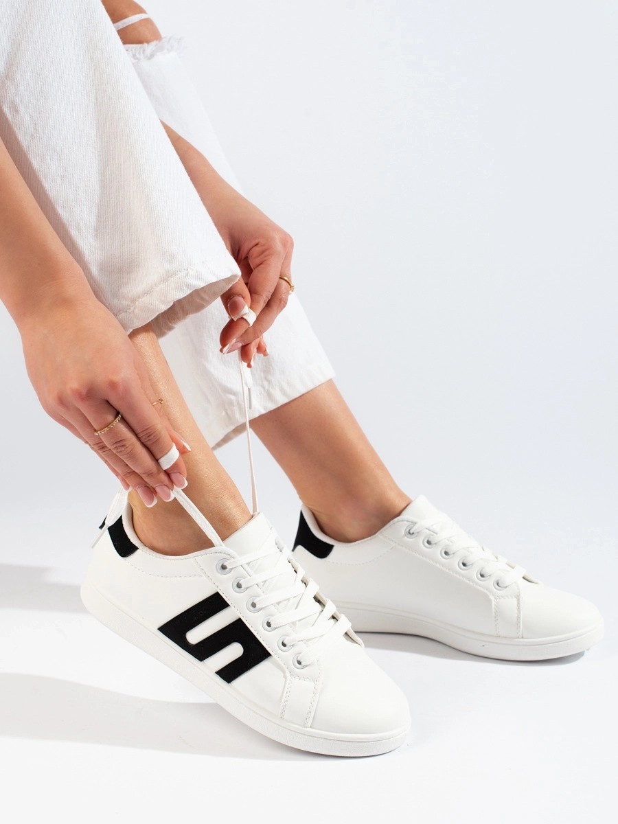 Adidași trendy pentru femei albe fără toc