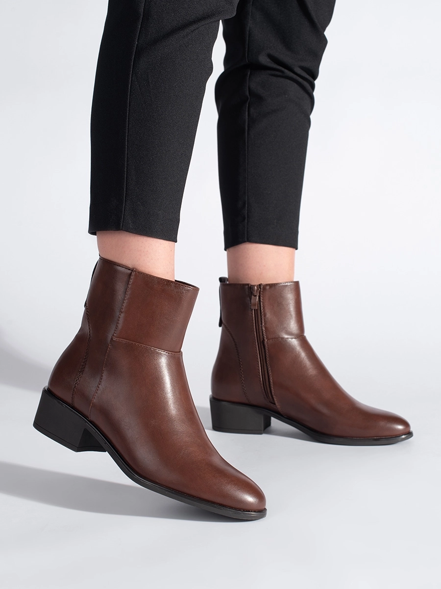 Botine clasice pentru femei maro pe toc plat